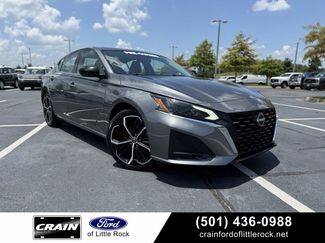 Used 2023 Nissan Altima 2.5 SR image 1