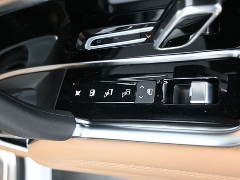 New 2026 Land Rover Range Rover SE AWD/4WD image 13