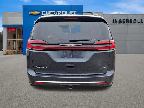 Used 2021 Chrysler Pacifica Touring AWD/4WD image 25