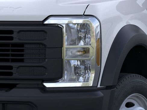 New 2025 Ford F550 4x4 Regular Cab Super Duty image 18