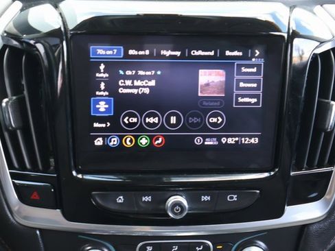 Used 2020 Chevrolet Traverse LT image 15