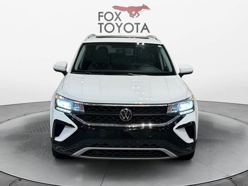Used 2022 Volkswagen Taos SE image 9