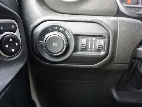 Used 2022 Jeep Wrangler Unlimited Sahara w/ Cold Weather Group image 5