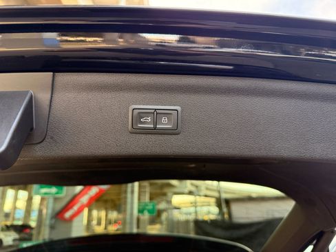 Used 2018 Audi Q3 2.0T Premium Plus w/ Premium Plus Package image 18