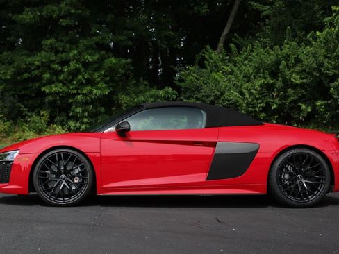 Used 2018 Audi R8 V10 plus w/ Full Leather Package image 3