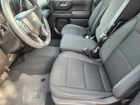 Used 2025 Chevrolet Silverado 2500 Custom w/ Custom Value Package image 5