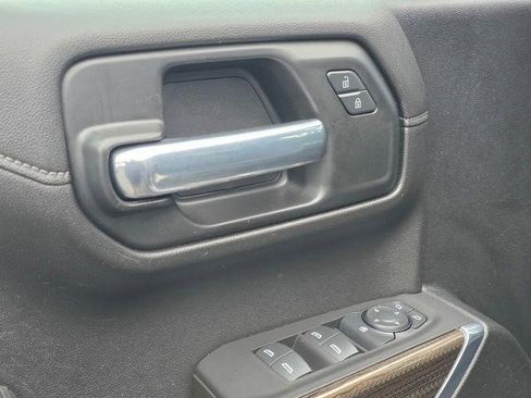 Used 2021 Chevrolet Silverado 1500 LT Trail Boss w/ Convenience Package II AWD/4WD image 9