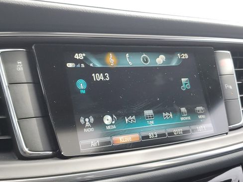 Used 2019 Buick Enclave Essence w/ LPO, Sport Appearance Package image 20