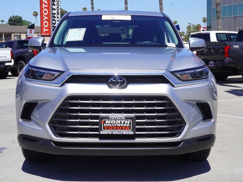 Certified 2025 Toyota Grand Highlander FWD image 3