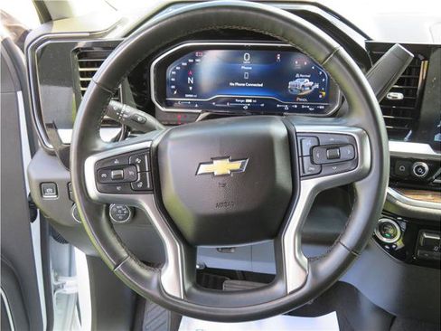 Used 2025 Chevrolet Silverado 3500 LT w/ Safety Package AWD/4WD image 9