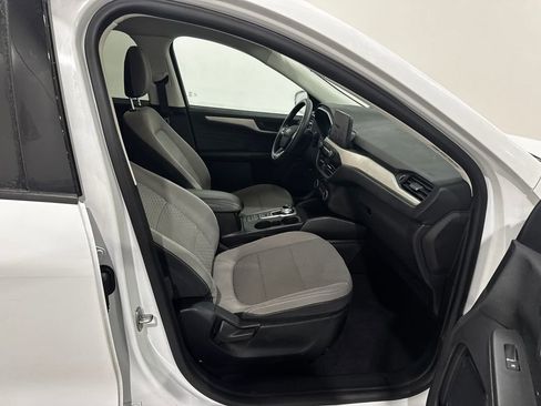 Used 2022 Ford Escape SE image 21