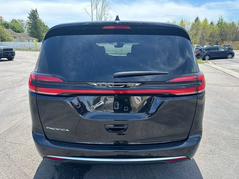 New 2027 Chrysler Pacifica Select FWD image 10