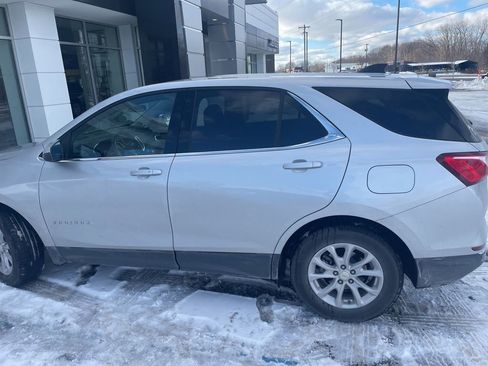 Used 2020 Chevrolet Equinox LT w/ Driver Convenience Package image 7