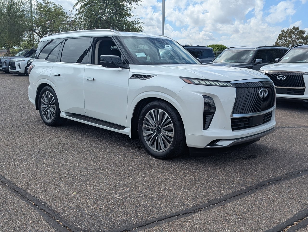 New 2027 INFINITI QX80 Luxe RWD image 7