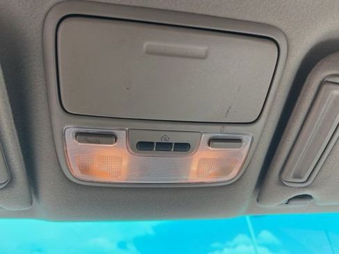 Used 2004 Honda Odyssey EX image 19