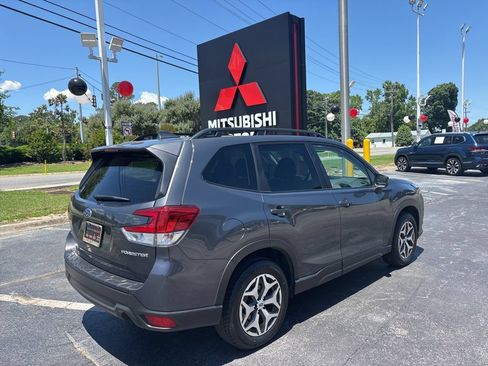 Used 2023 Subaru Forester Premium AWD/4WD image 3