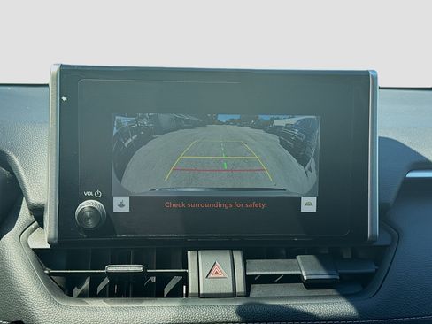 Used 2024 Toyota RAV4 XLE FWD image 11