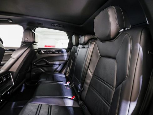 Certified 2020 Porsche Cayenne AWD/4WD image 25
