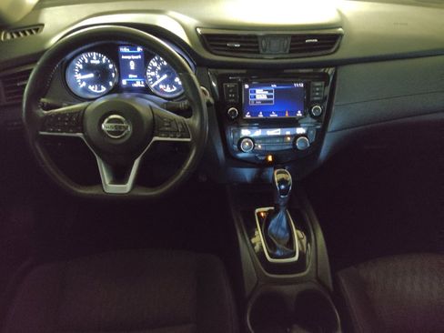 Used 2019 Nissan Rogue SV FWD image 22