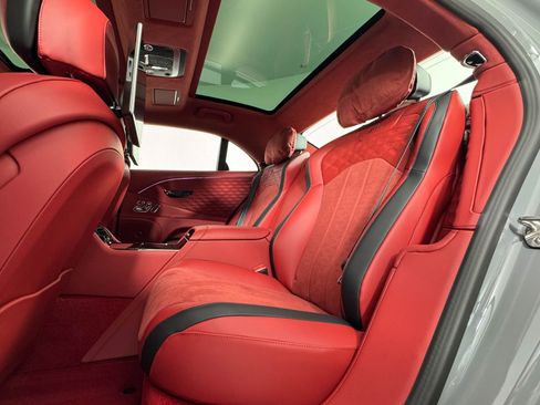 New 2025 Bentley Flying Spur Plug-In Hybrid image 49