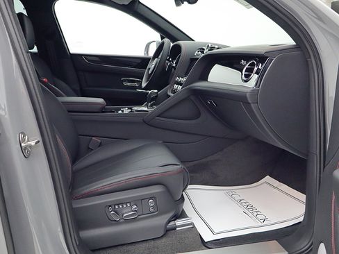 New 2025 Bentley Bentayga image 35