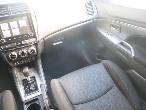 Used 2020 Mitsubishi Outlander Sport SE image 32