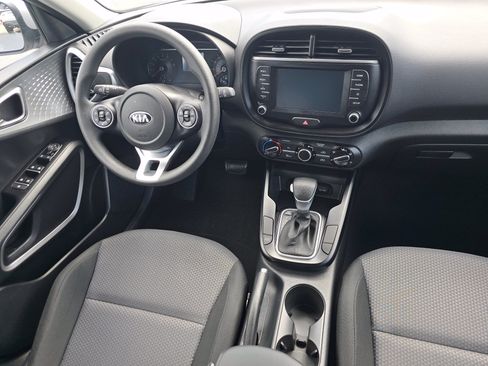 Used 2021 Kia Soul LX FWD image 17
