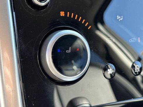 Used 2023 Land Rover Discovery Sport S image 37