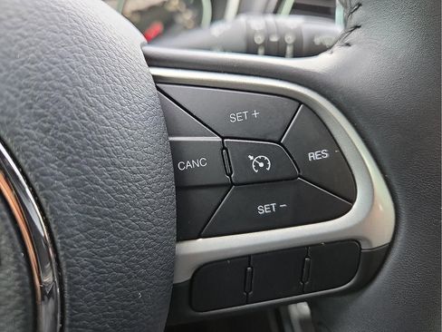 Used 2019 Jeep Compass Altitude image 17