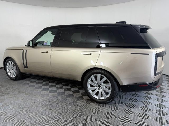 New 2026 Land Rover Range Rover Long Wheelbase SE AWD/4WD image 4