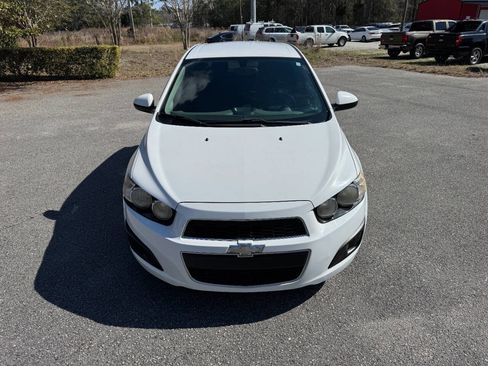 Used 2014 Chevrolet Sonic LT image 2