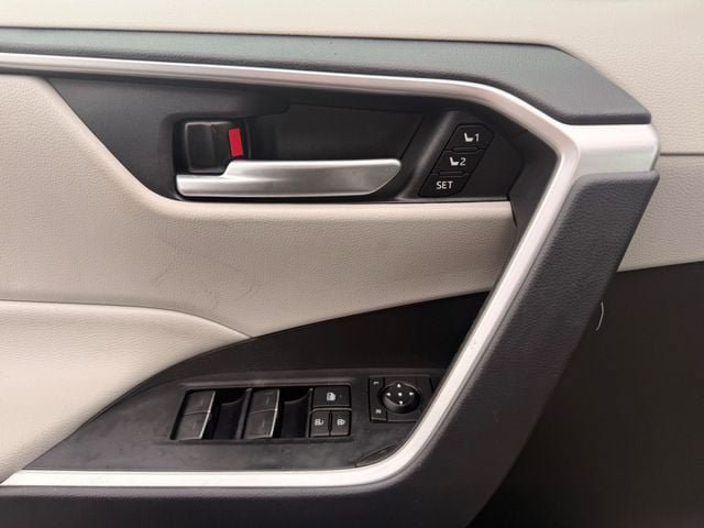 Used 2025 Toyota RAV4 XLE Premium w/ Weather Package FWD image 4