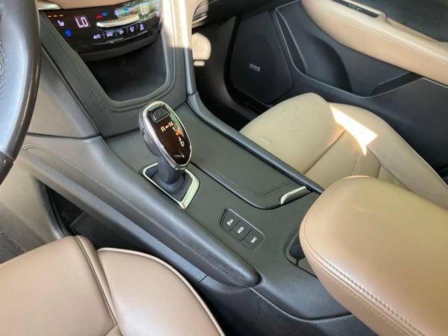 Used 2018 Cadillac XT5 Platinum AWD/4WD image 16