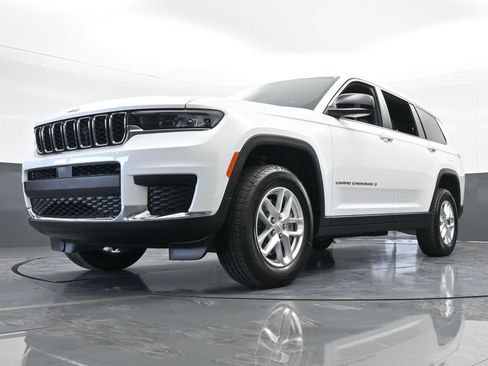 Used 2025 Jeep Grand Cherokee L Laredo image 44
