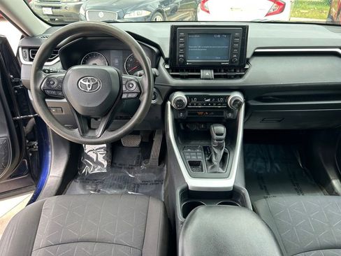 Used 2020 Toyota RAV4 XLE AWD/4WD image 16