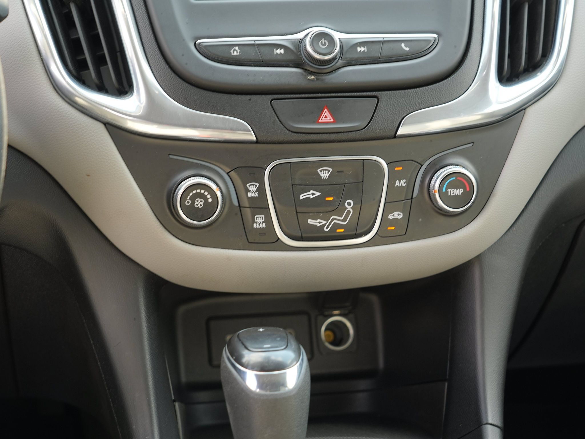 Used 2020 Chevrolet Equinox LS AWD/4WD image 22