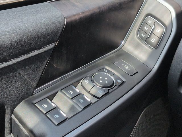 Used 2025 Ford F250 Lariat w/ Lariat Ultimate Package AWD/4WD image 26
