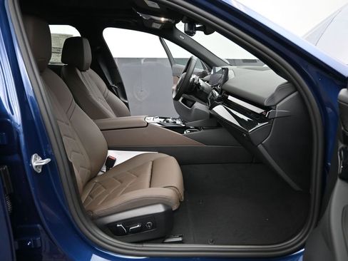 New 2025 BMW 530i w/ Premium Package image 19