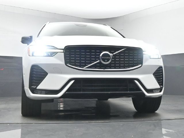 Used 2024 Volvo XC60 B5 Plus w/ Protection Package Premier AWD/4WD image 11