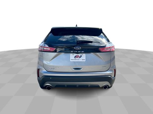 Used 2024 Ford Edge Titanium image 9