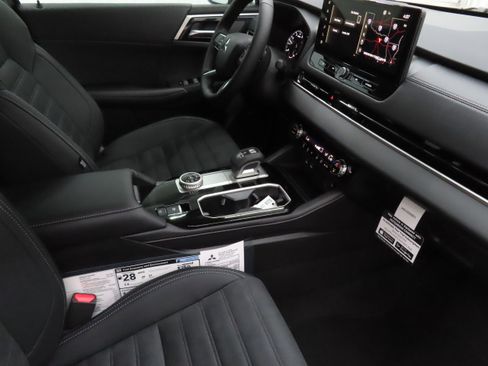 New 2026 Mitsubishi Outlander SE FWD image 21