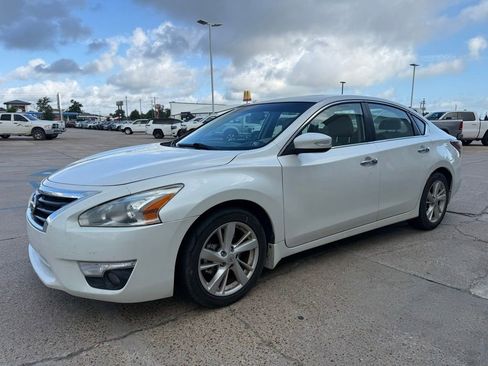 Used 2014 Nissan Altima 2.5 SL w/ Moonroof Package FWD image 4