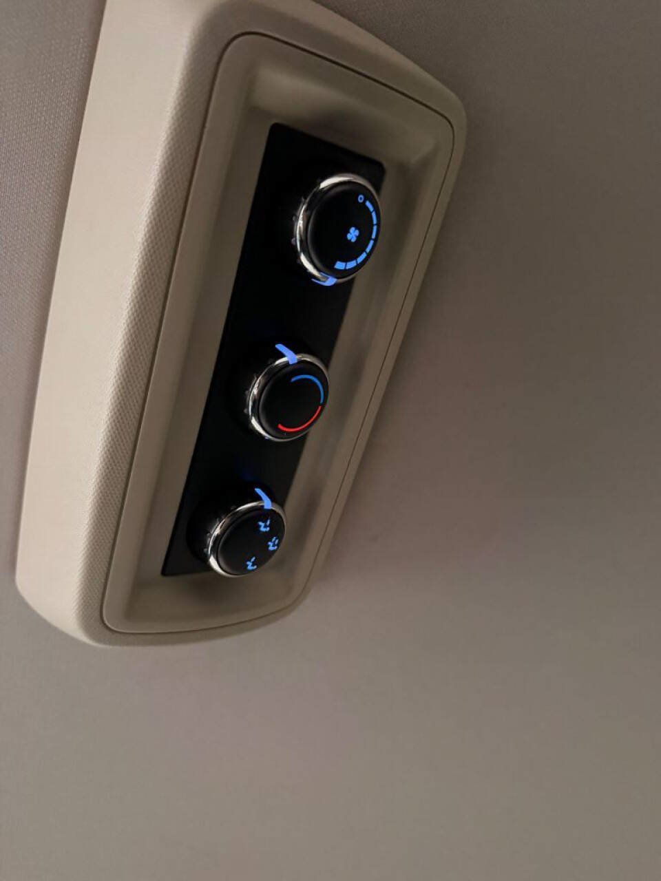 Used 2014 Dodge Grand Caravan SXT FWD image 17