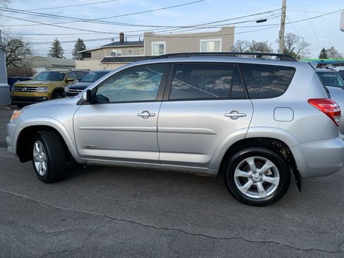 Used 2011 Toyota RAV4 Limited w/ Limited Extra Value Pkg AWD/4WD image 4