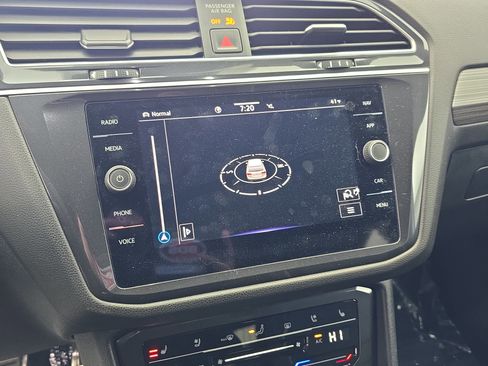 Certified 2024 Volkswagen Tiguan SEL R-Line image 21