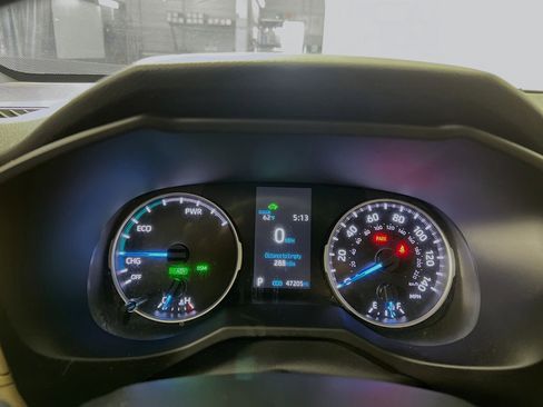 Used 2022 Toyota RAV4 XLE image 21