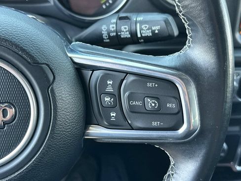Used 2022 Jeep Wrangler Unlimited Sahara w/ Safety Group AWD/4WD image 32