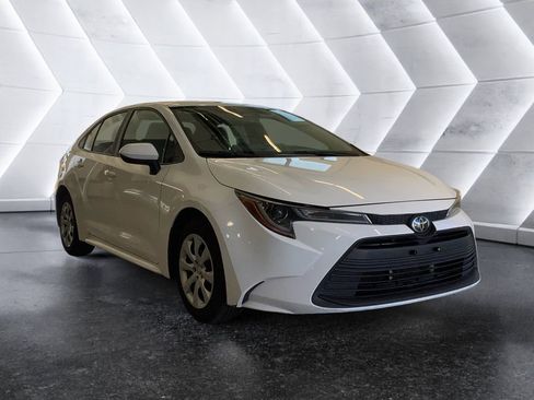 Used 2024 Toyota Corolla LE image 1