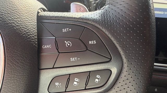 Used 2025 Dodge Durango GT AWD/4WD image 23