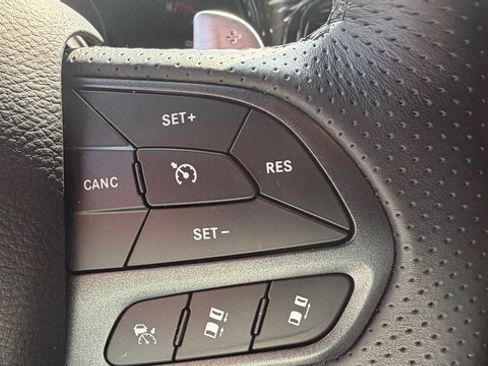 Used 2025 Dodge Durango GT AWD/4WD image 23